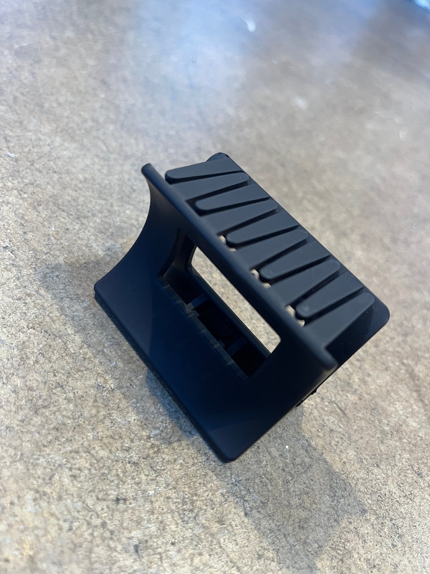 Med. Matte Black Clip