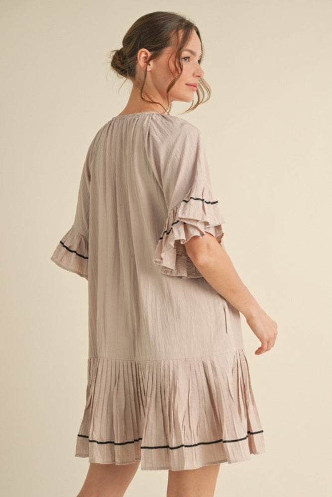 Beige Solid Short Sleeve Pocketed Dress