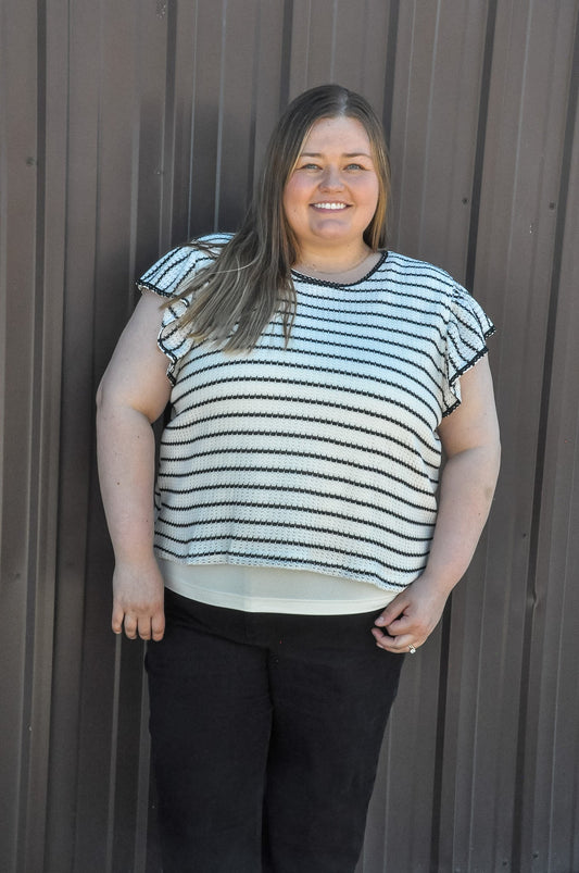 Curvy Contrast Piped Textured Stripe Tank
