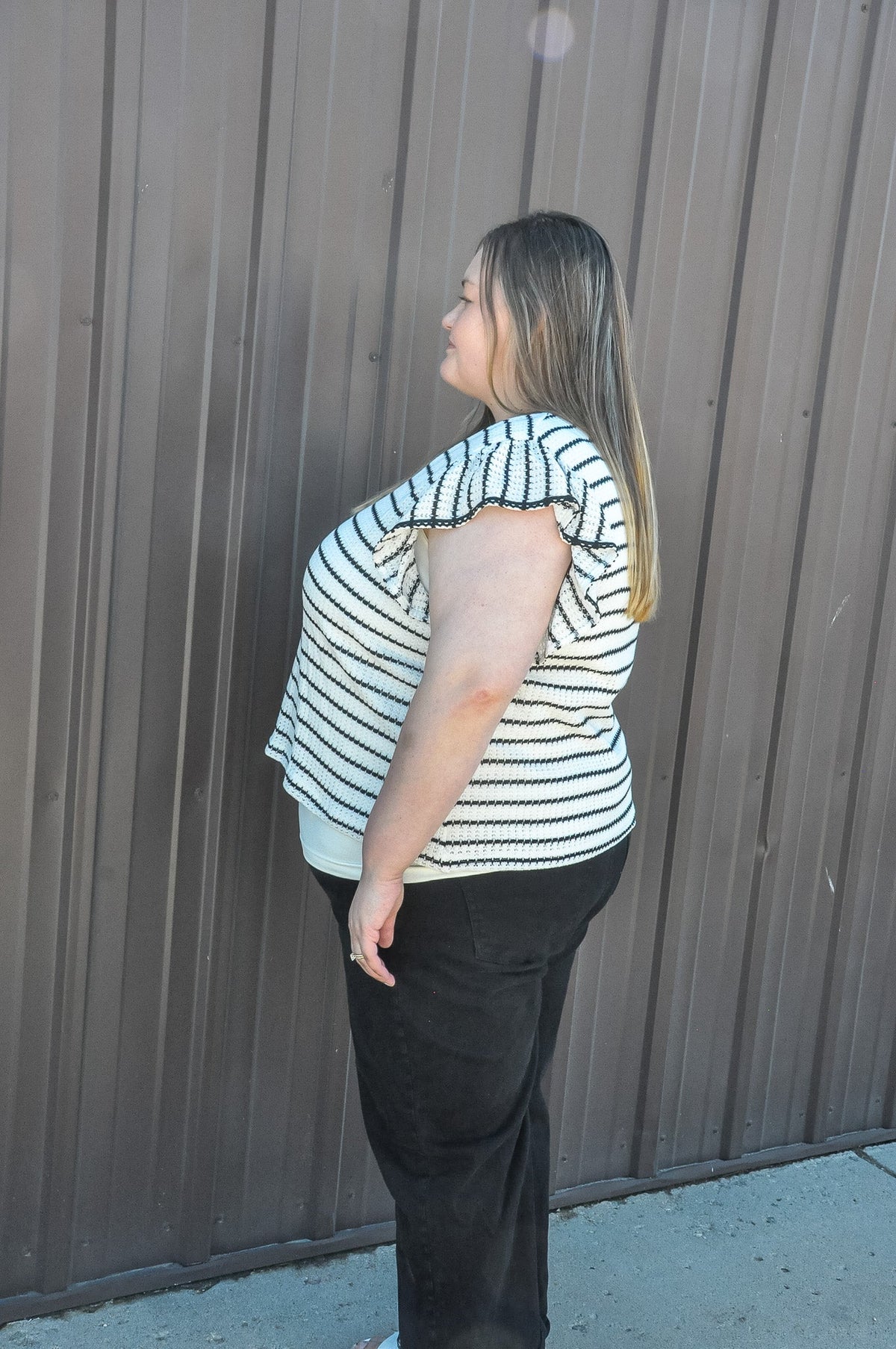 Curvy Contrast Piped Textured Stripe Tank
