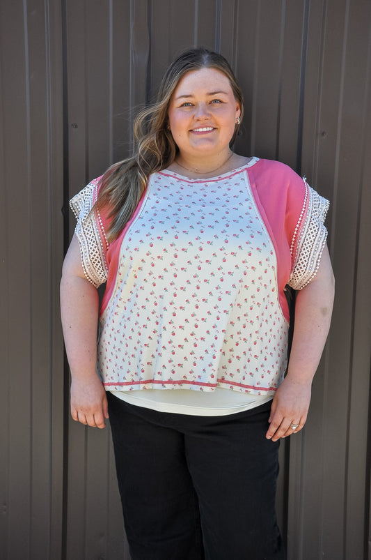 Curvy Floral Rib Knit W/Crochet Trim Sleeves