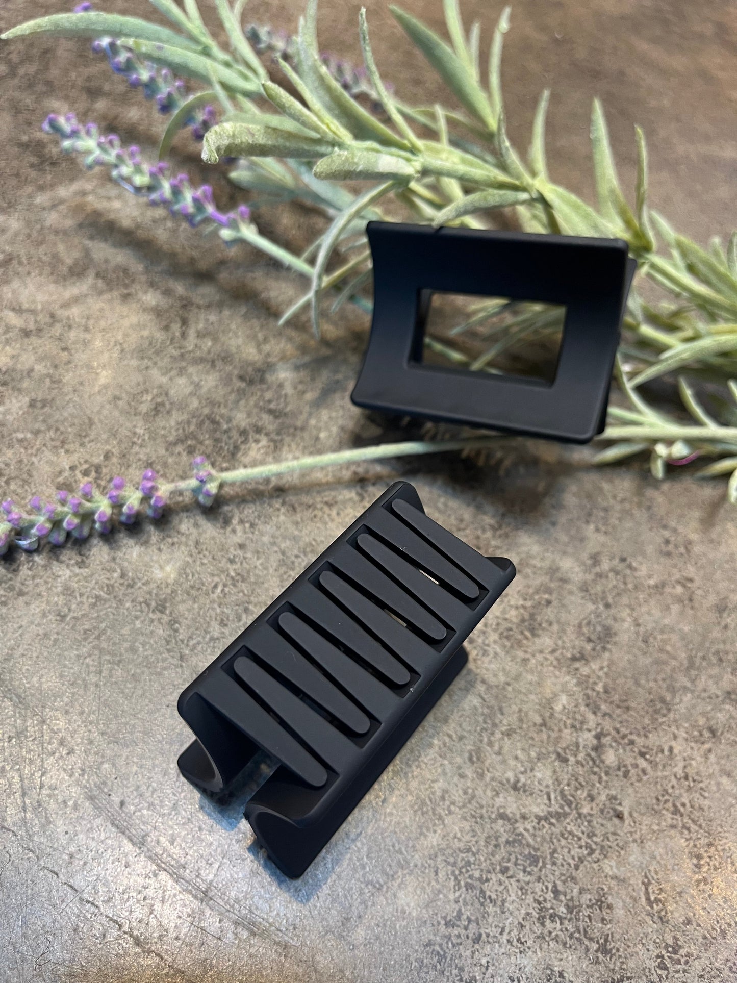Med. Matte Black Clip
